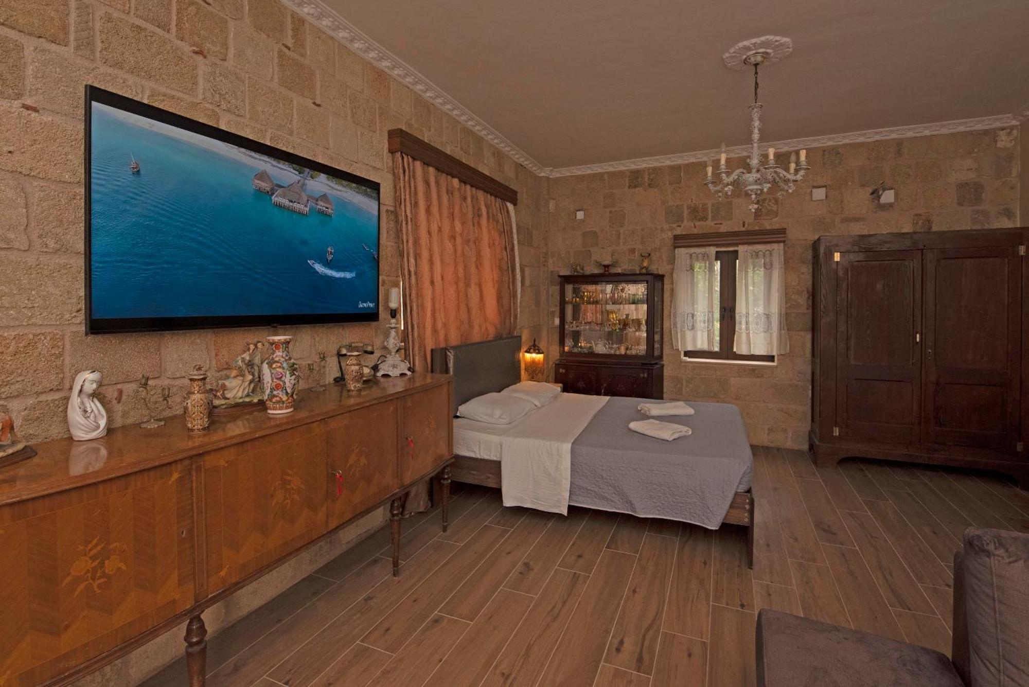 Arionos Rooms - Old Town Rhodes City エクステリア 写真