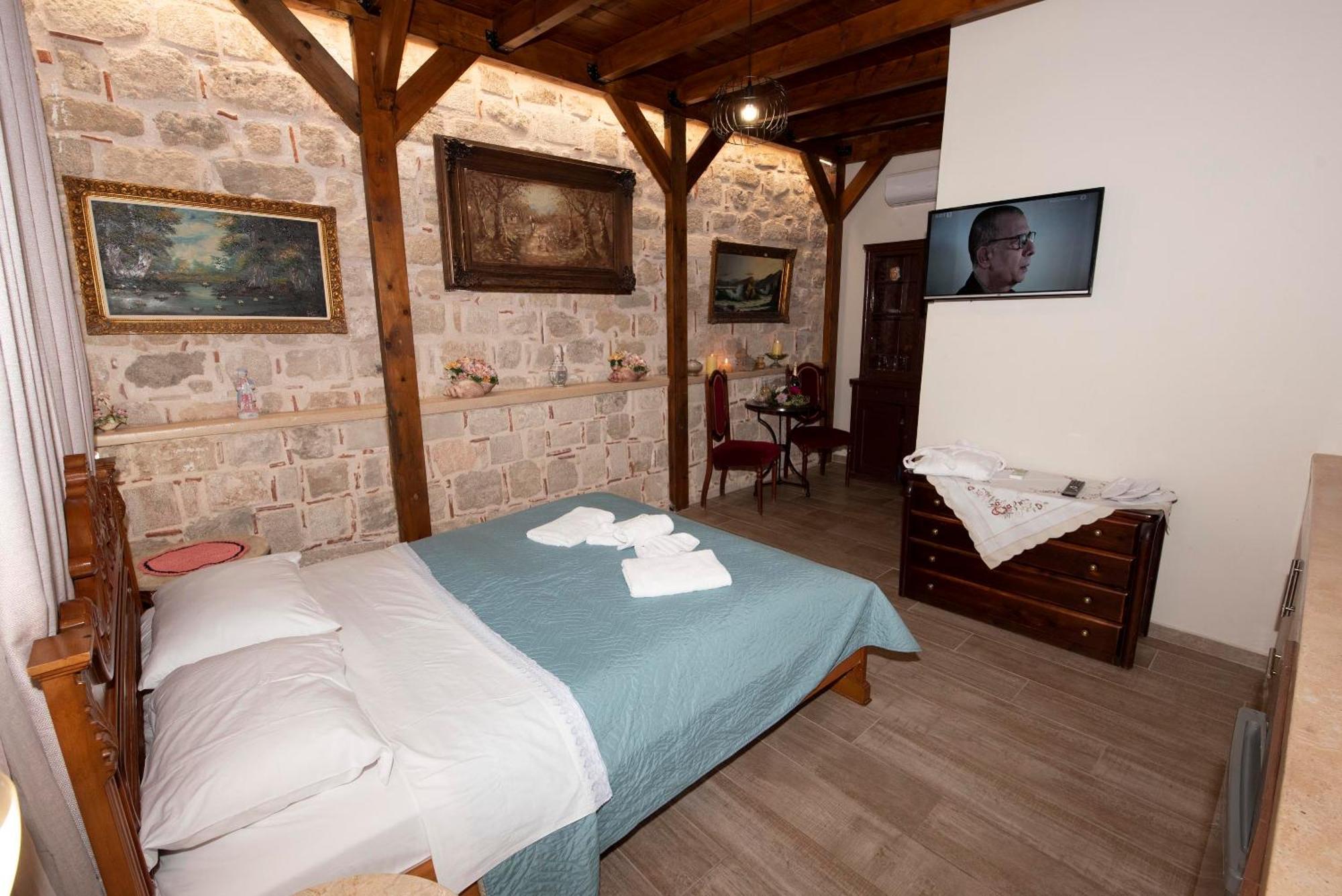 Arionos Rooms - Old Town Rhodes City エクステリア 写真