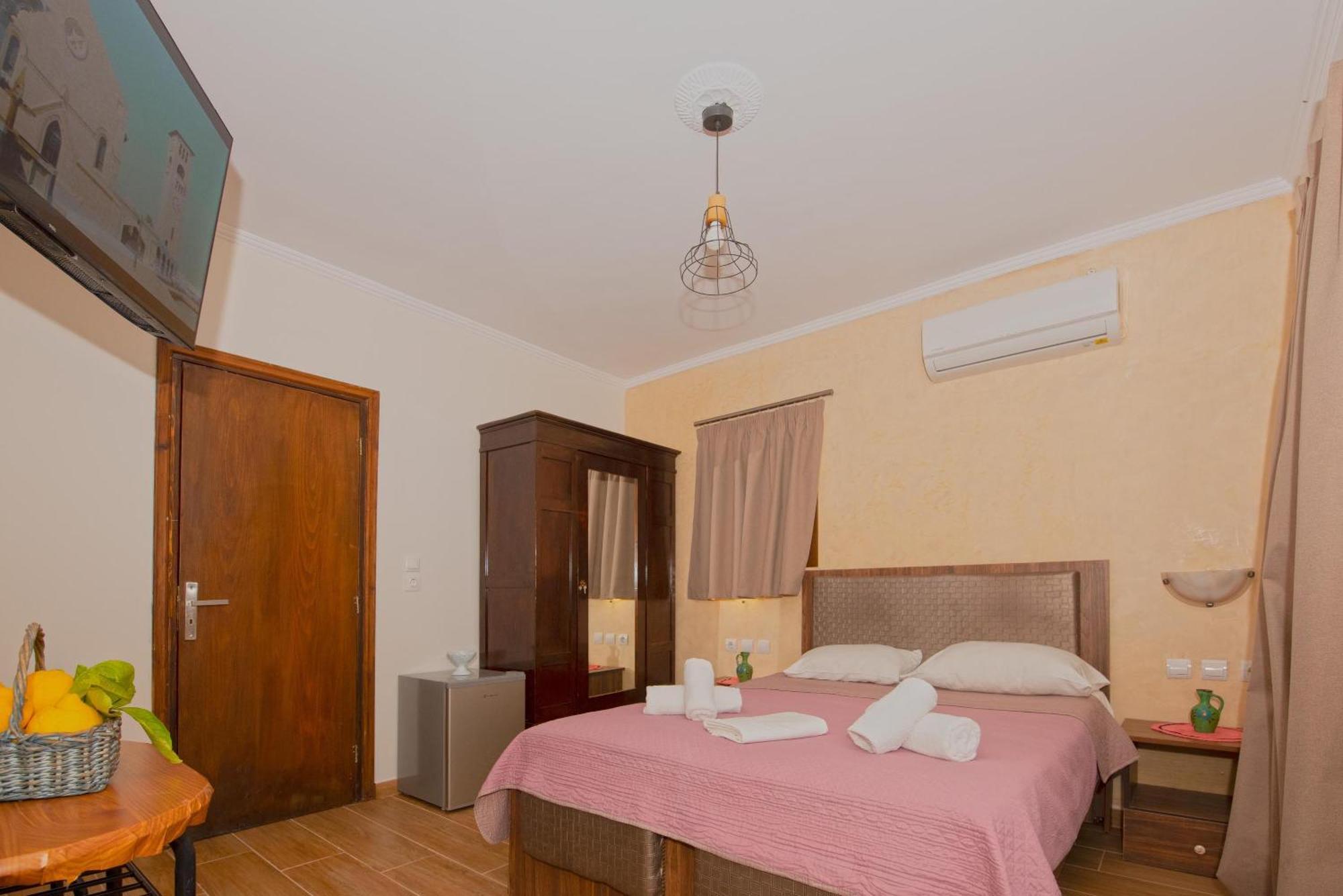 Arionos Rooms - Old Town Rhodes City エクステリア 写真