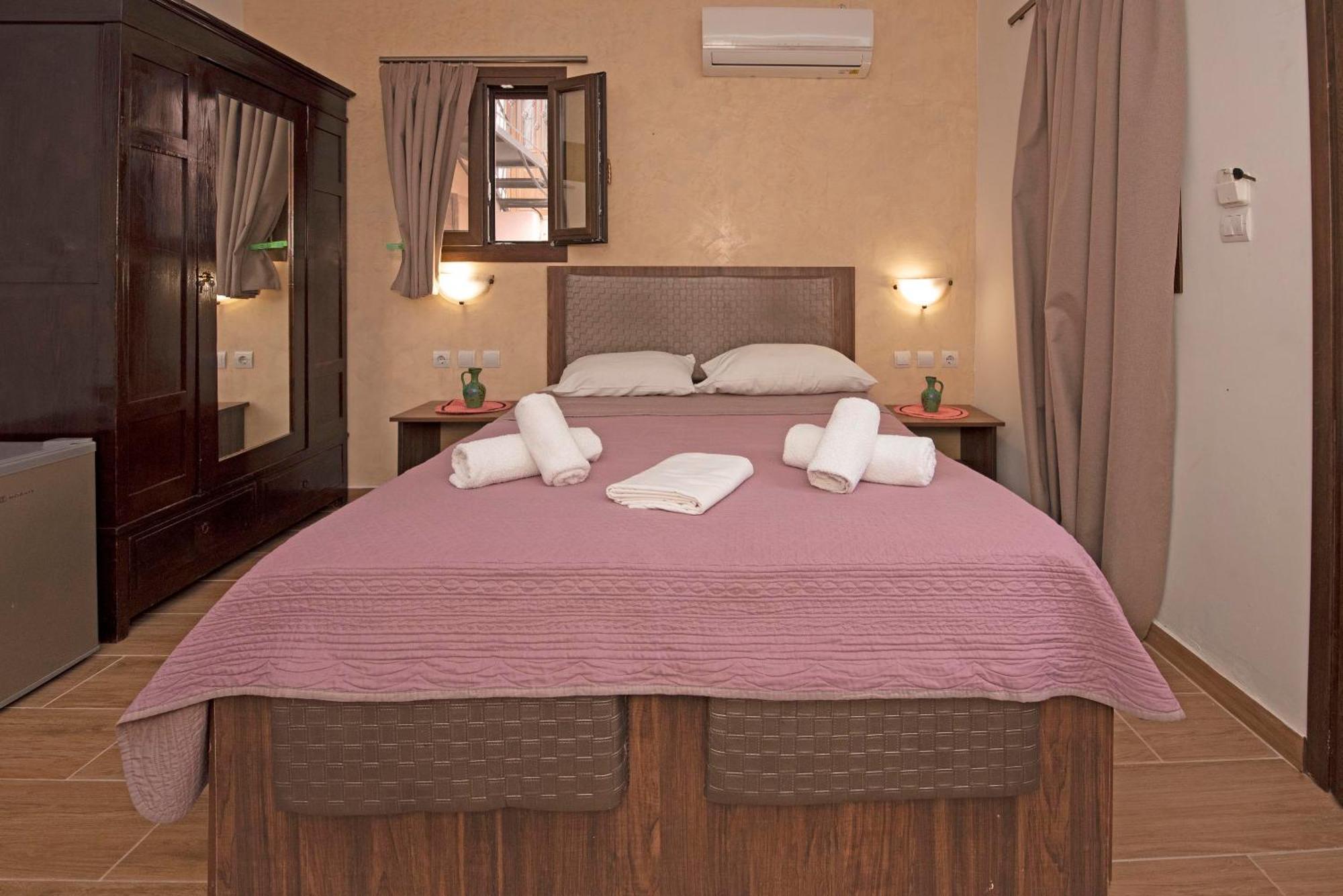 Arionos Rooms - Old Town Rhodes City エクステリア 写真