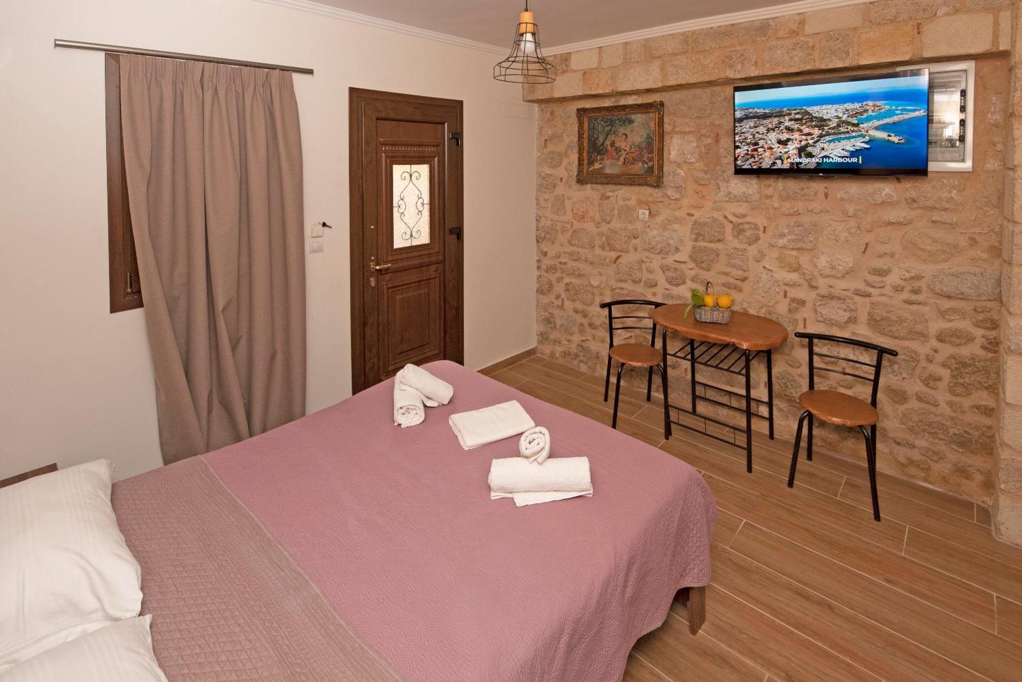 Arionos Rooms - Old Town Rhodes City エクステリア 写真