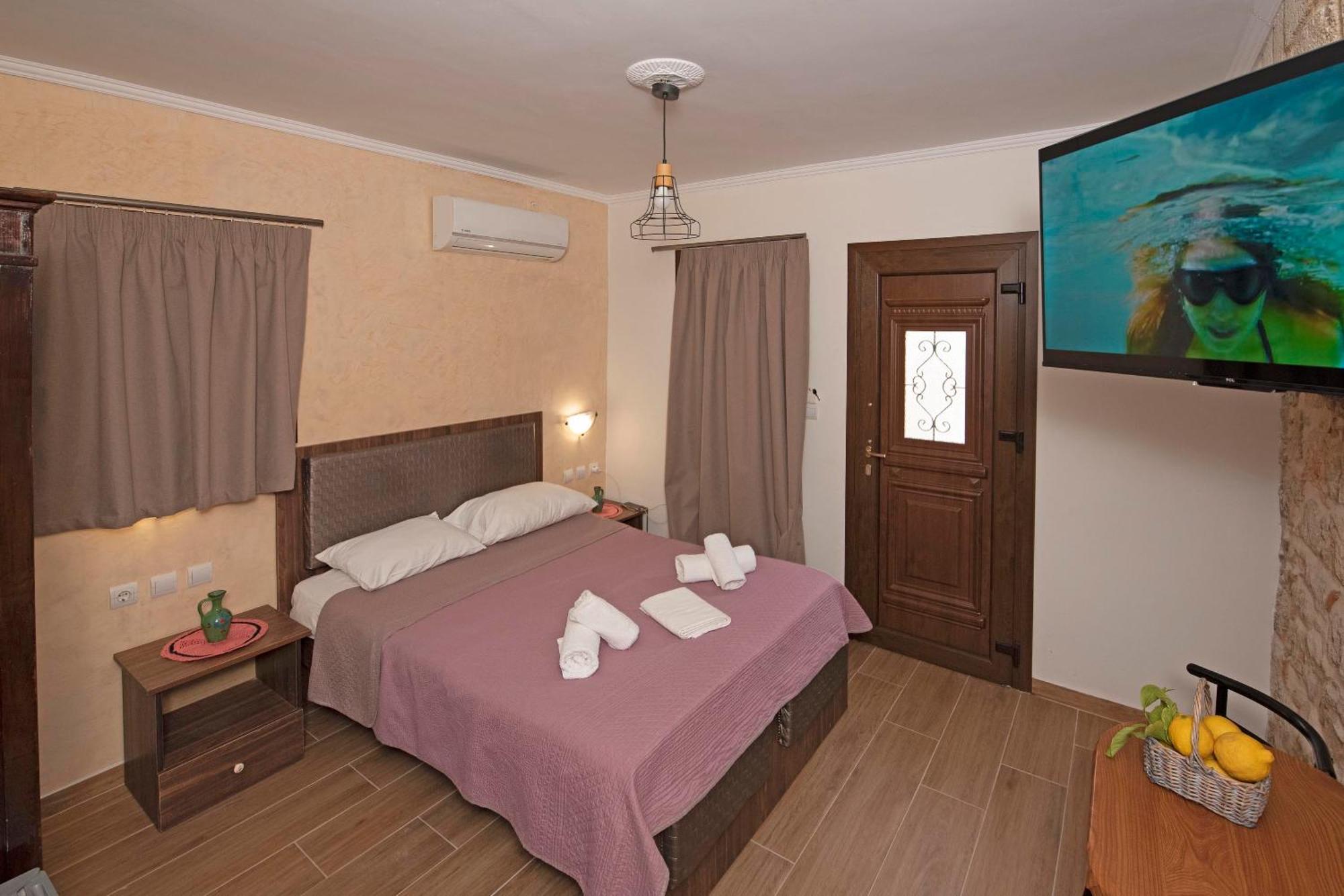 Arionos Rooms - Old Town Rhodes City エクステリア 写真