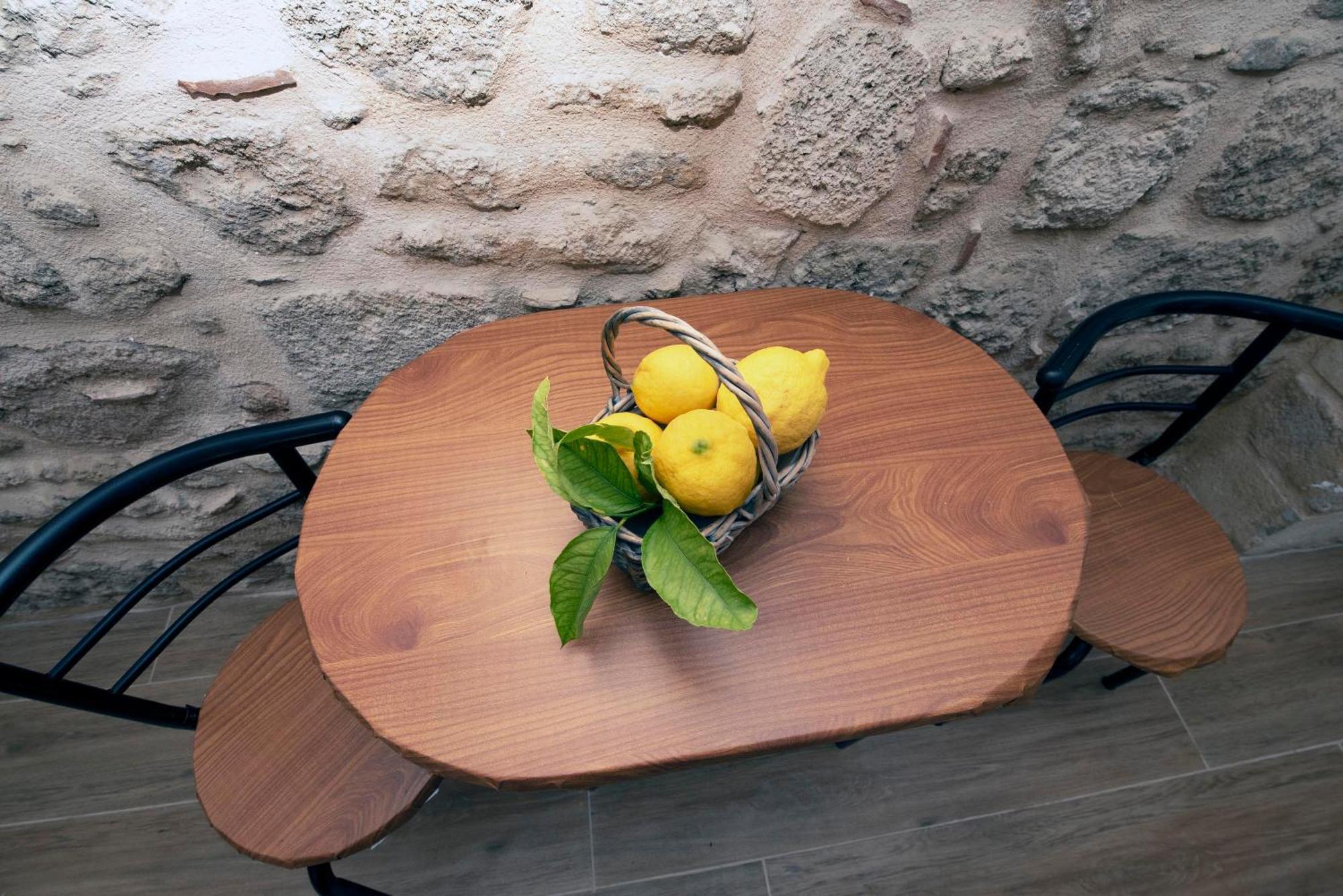 Arionos Rooms - Old Town Rhodes City エクステリア 写真