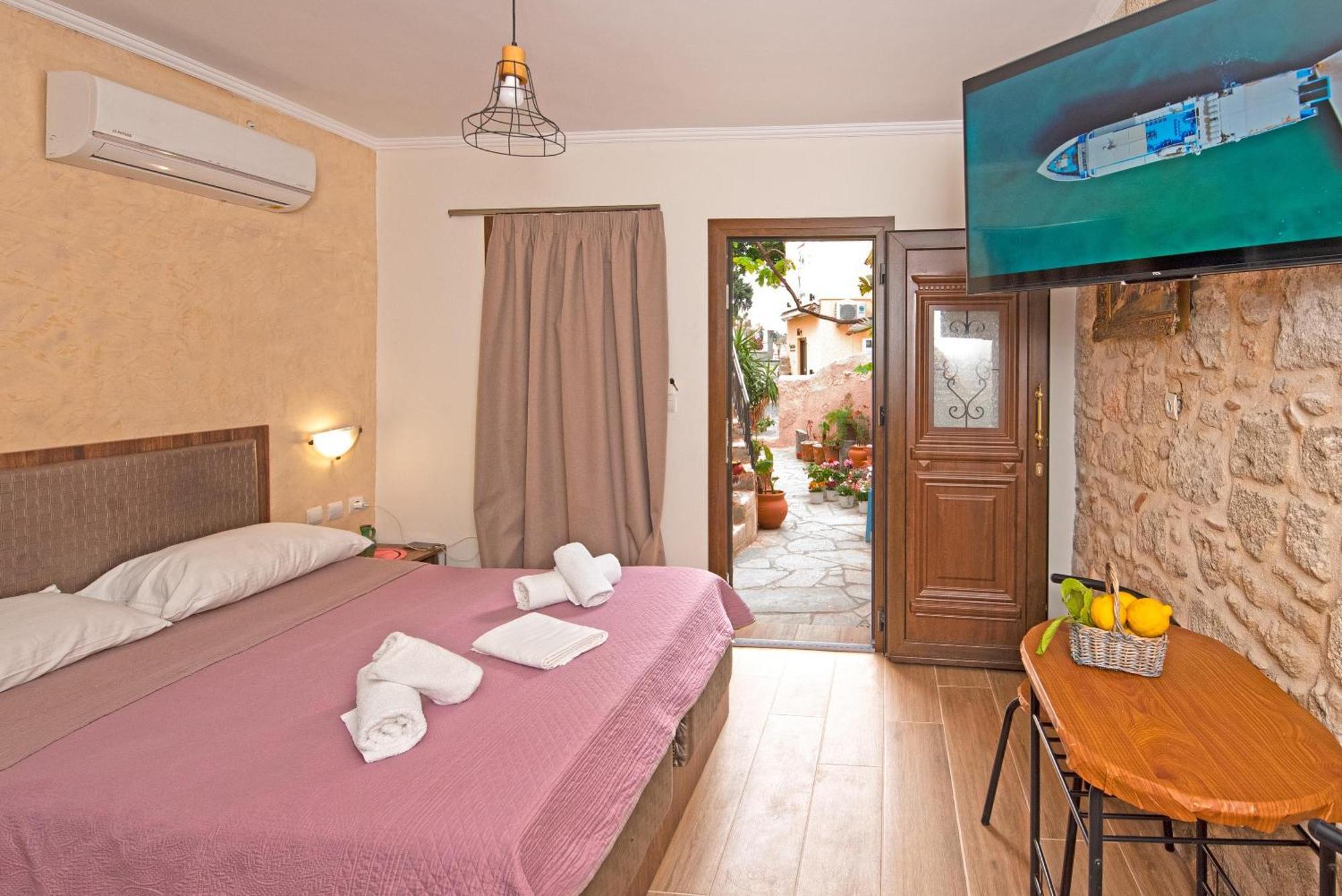 Arionos Rooms - Old Town Rhodes City エクステリア 写真